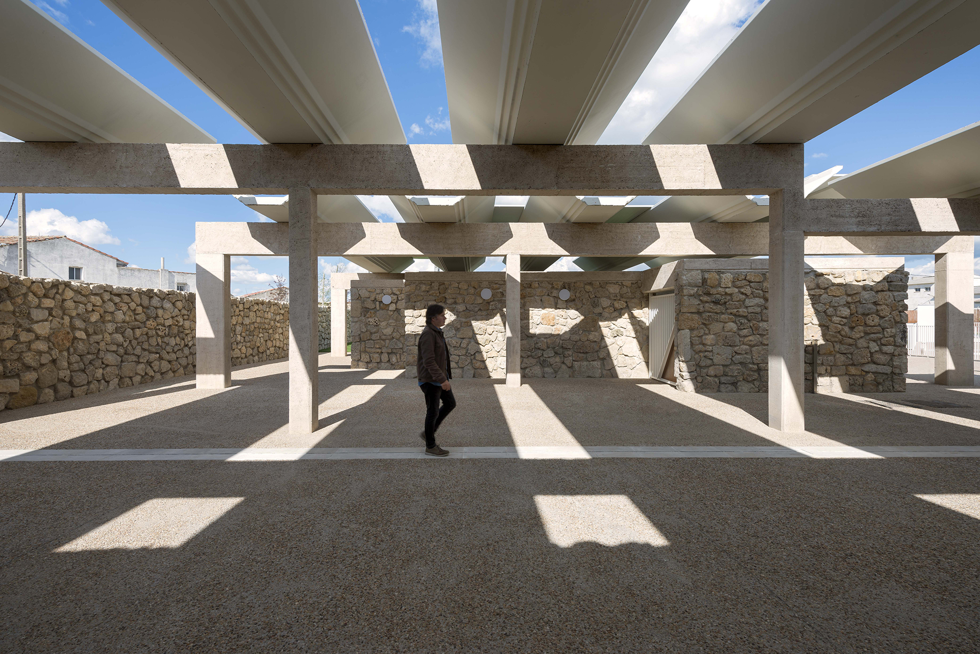 Piscinas Municipales en Castromonte, Oscar Miguel Ares Álvarez (1997, España). Proyecto preseleccionado 2024. © Ana Amado.